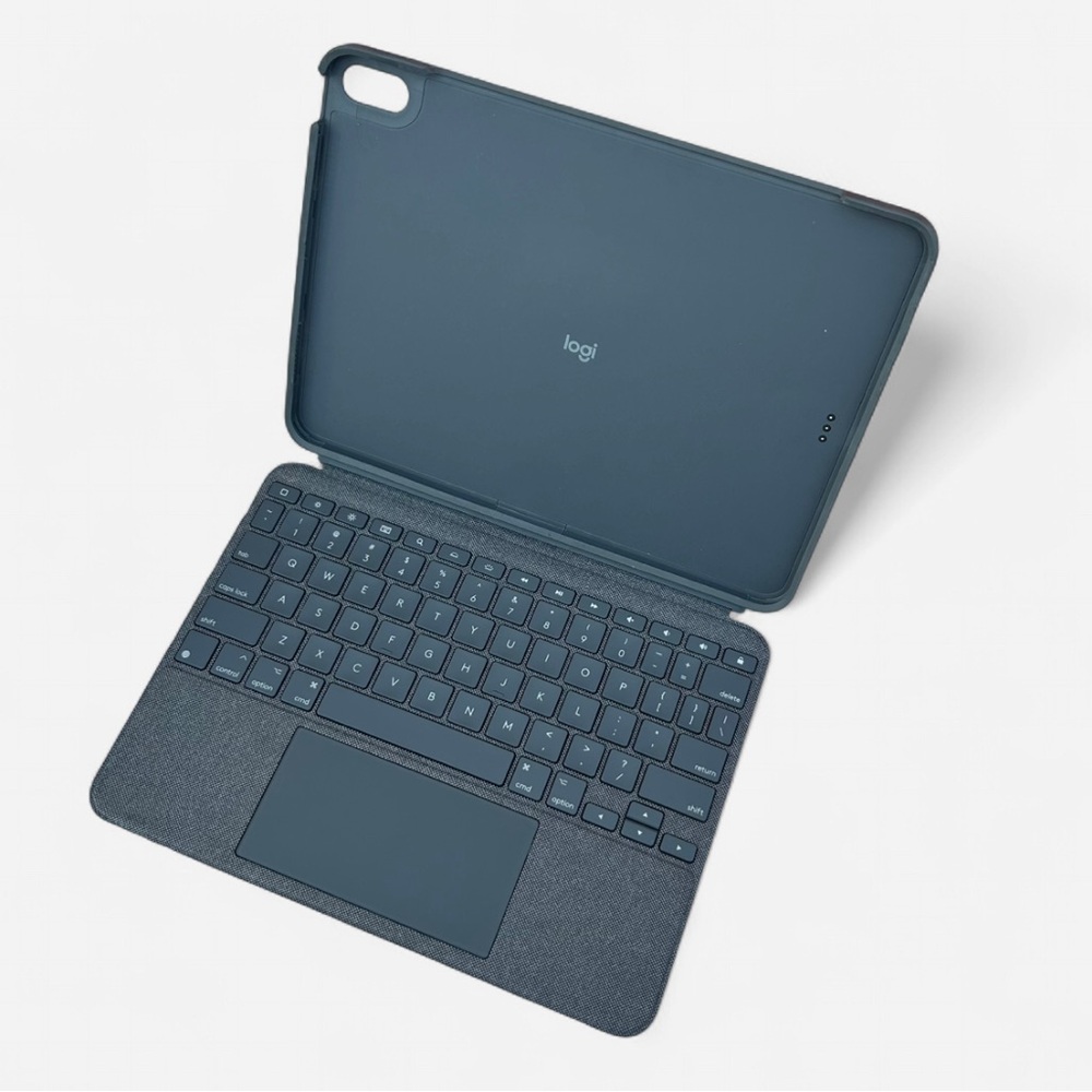 Logitech Grey Case with Keyboard BRAND NEW WITH BOX !! 📦